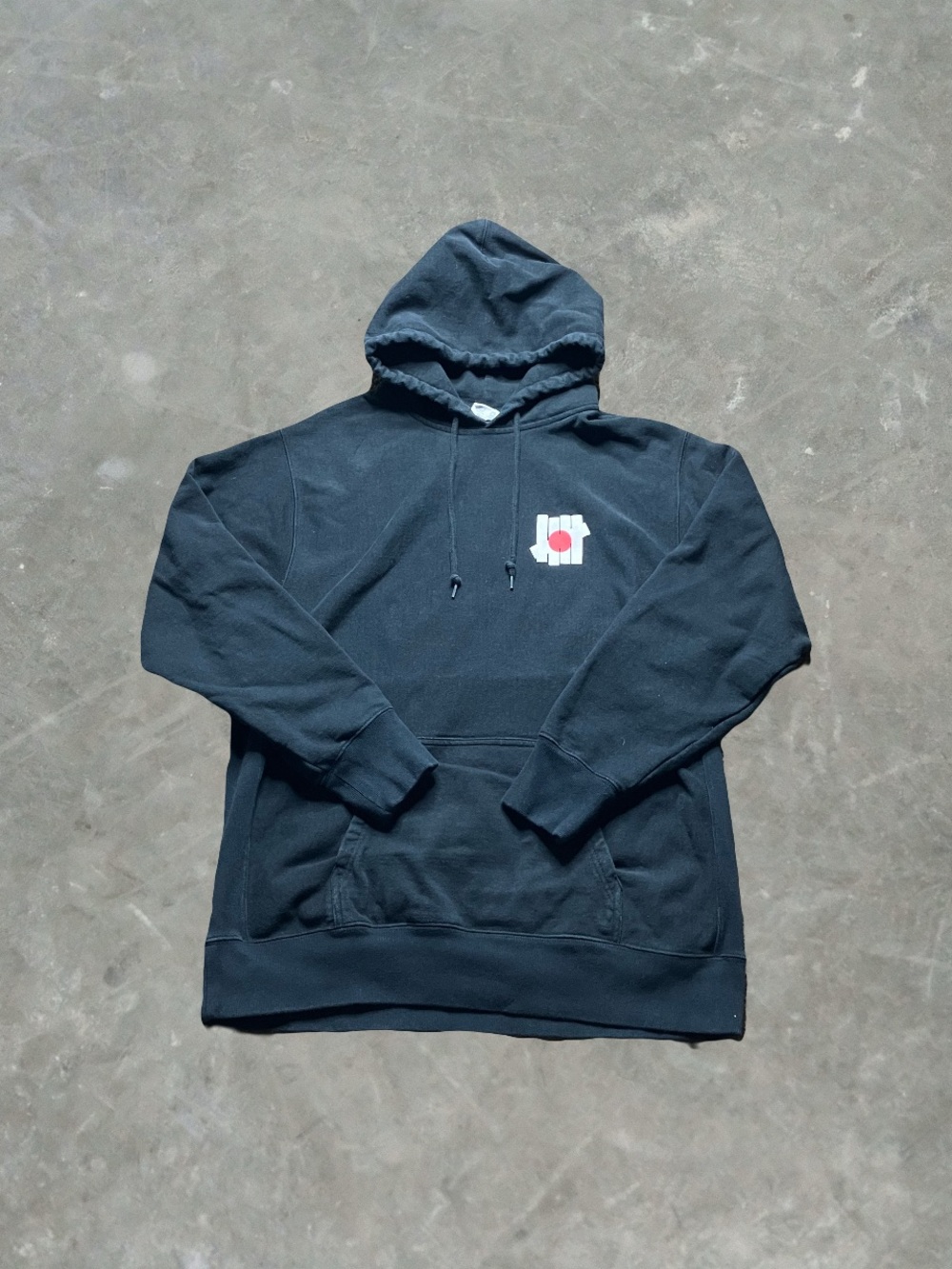 Undefeated Japan Flag Logo Hoodie Mens XL Black Pullover Streetwear